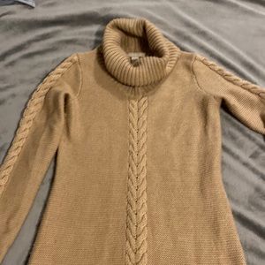 Cableknit sweater dress - camel colored